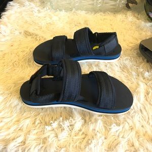 Hunter Blue Beach Walking Sandals NEW